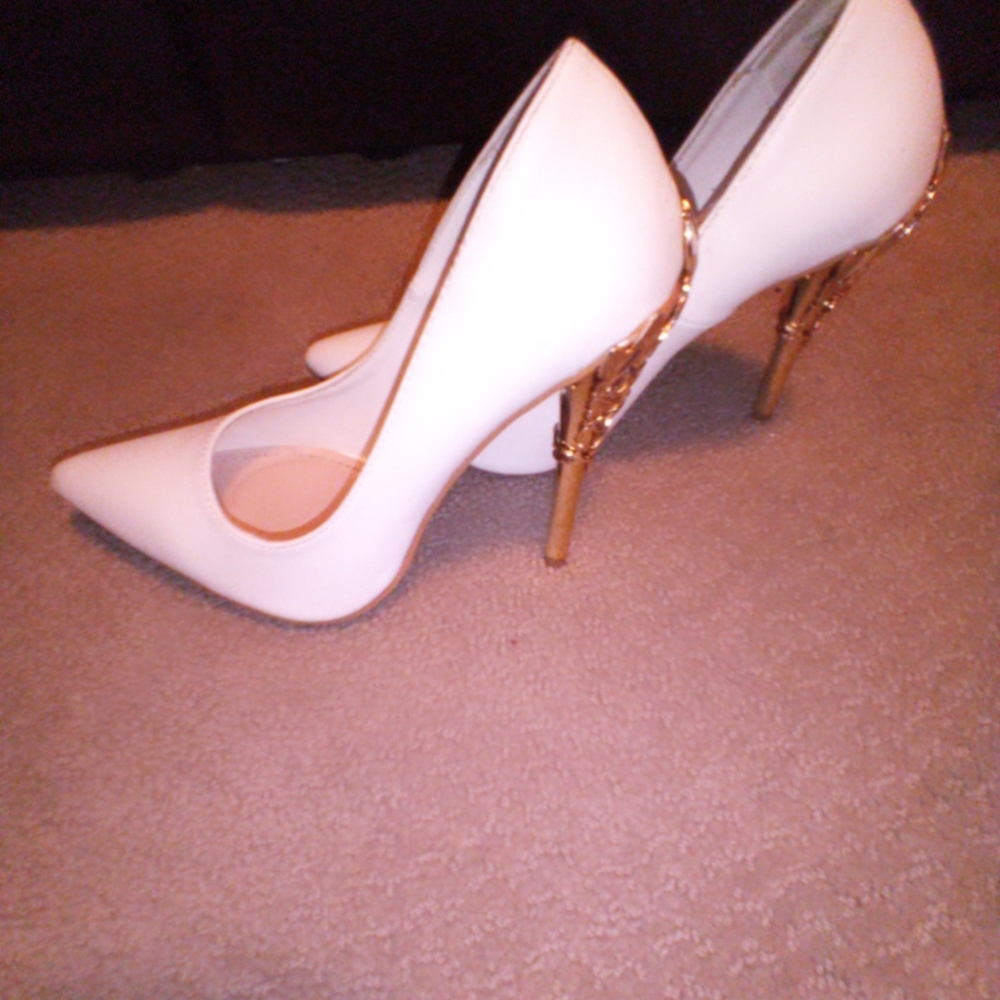 Heels - Picture 2 of 4